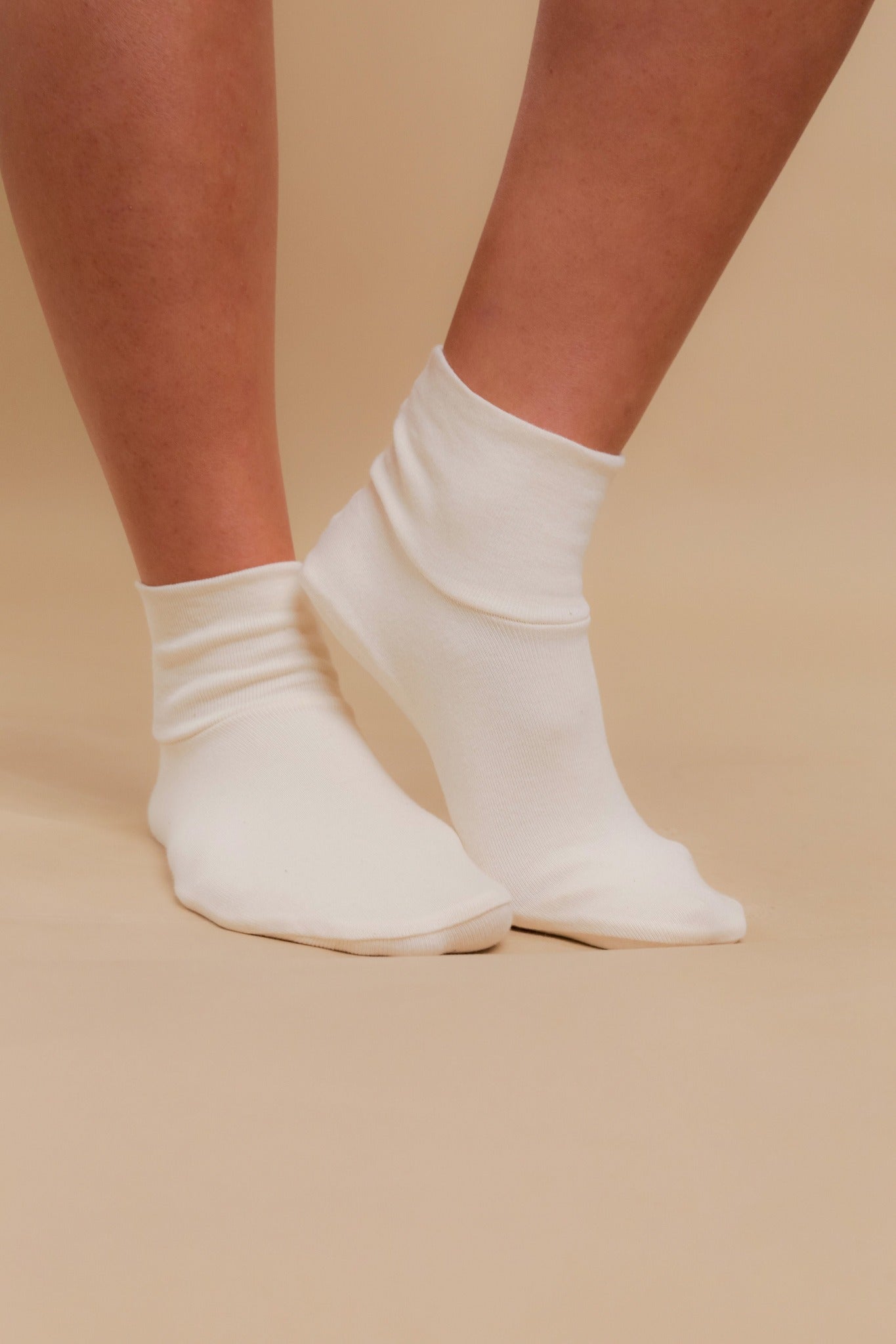 Latex-Free Adult Booties (2 pairs/pack)